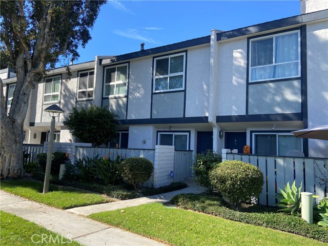 Detail Gallery Image 1 of 27 For 2100 W Palmyra Ave #7,  Orange,  CA 92868 - 2 Beds | 1/1 Baths