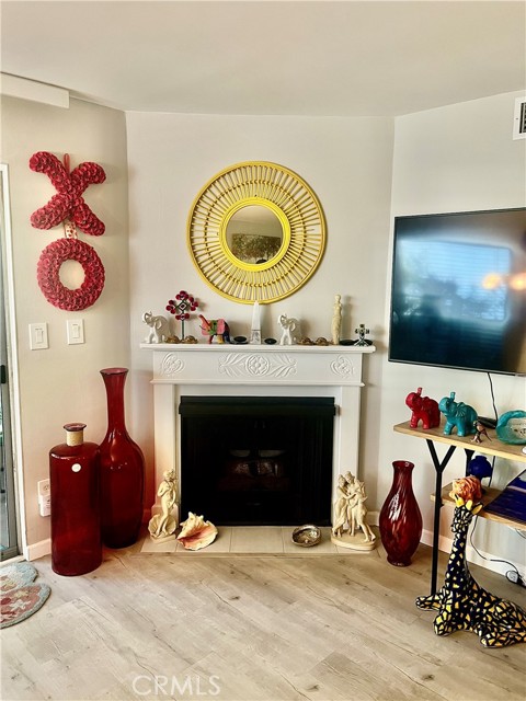 628 Daisy Avenue, Long Beach CA: https://media.crmls.org/medias/4c5117db-805c-4f50-b008-b96b7d9ca556.jpg