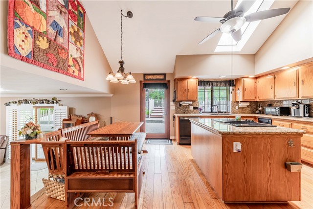 29620 Valle Olvera, Temecula CA: https://media.crmls.org/medias/4c5181d4-14da-4b39-a015-d52fde385ddb.jpg