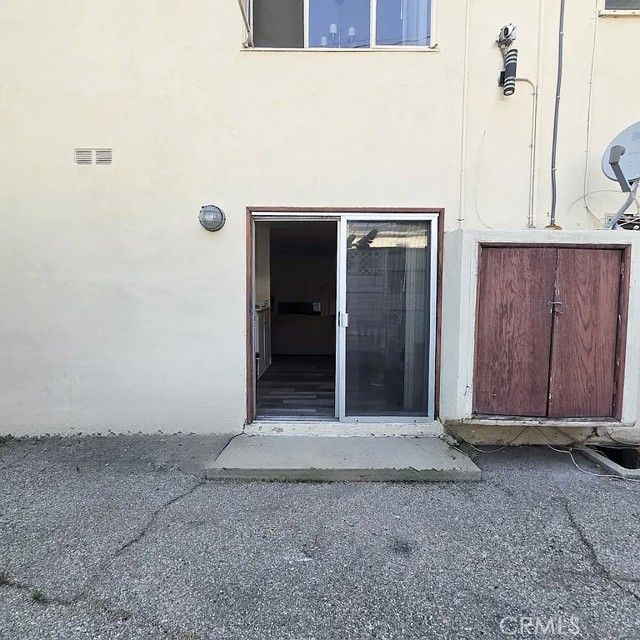1132 S Holt Avenue, Los Angeles CA: https://media.crmls.org/medias/4c51ad8a-4222-44cc-a5de-e037217dd107.jpg