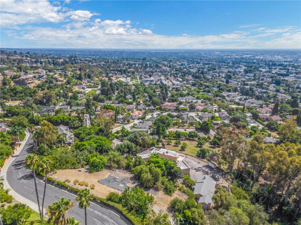 https://media.crmls.org/medias/4c51d2a6-52e1-4e29-a4ef-cb3e61bde32b.jpg?preset=X-Large