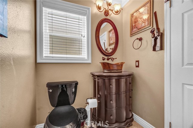 5927 E Creekside Avenue, Orange CA: https://media.crmls.org/medias/4c523207-0509-479e-b627-9b1906e61130.jpg