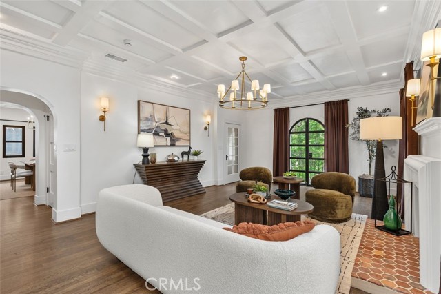 6373 W 6TH Street, Los Angeles CA: https://media.crmls.org/medias/4c52492f-0a5b-4168-95ca-78041b697acd.jpg