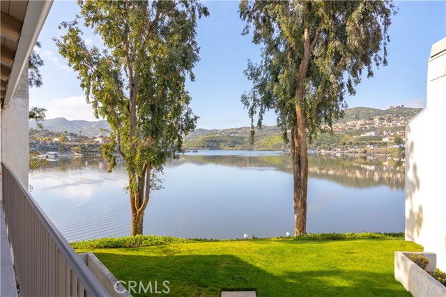 Detail Gallery Image 4 of 36 For 22168 Treasure Island Dr #18,  Canyon Lake,  CA 92587 - 2 Beds | 2 Baths