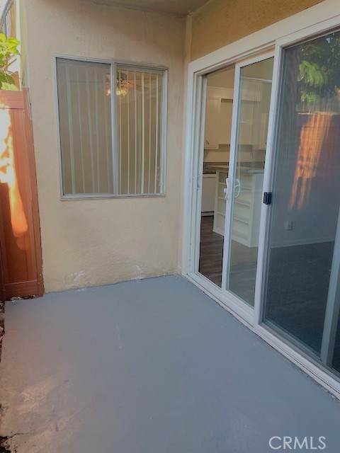 Detail Gallery Image 3 of 20 For 5167 Yarmouth Ave #4,  Encino,  CA 91316 - 2 Beds | 2 Baths