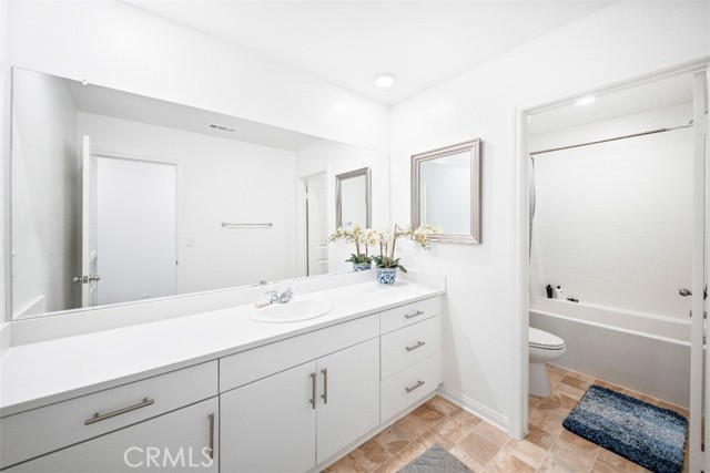 5066 Banjo Way, Hemet CA: https://media.crmls.org/medias/4c52dbe8-0c2a-4e98-b17b-6c81f987f4f4.jpg