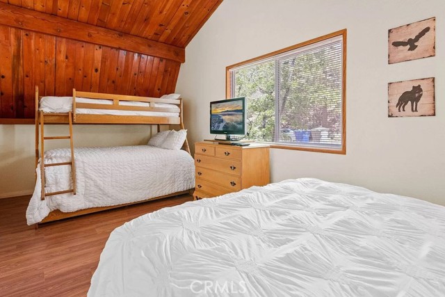 Detail Gallery Image 17 of 26 For 43869 Mendocino Dr, Big Bear Lake,  CA 92315 - 3 Beds | 2 Baths