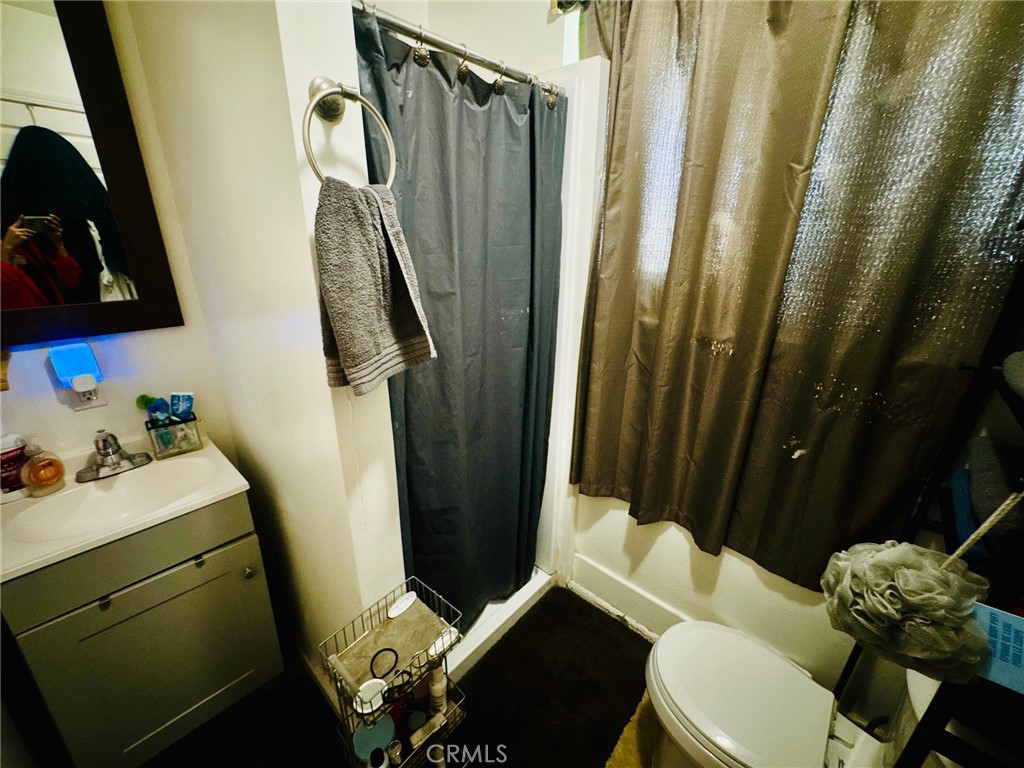 https://media.crmls.org/medias/4c534bc4-0ed7-491d-80da-f9d8f904db99.jpg?preset=X-Large
