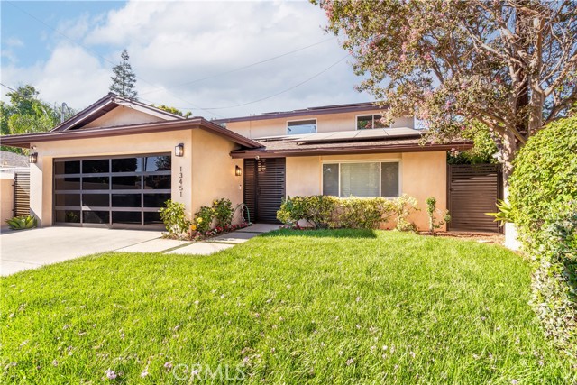 Detail Gallery Image 3 of 54 For 13451 Albers St, Sherman Oaks,  CA 91401 - 4 Beds | 3 Baths