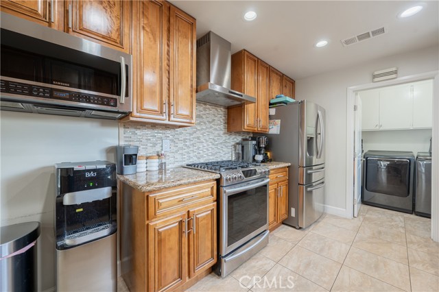 Detail Gallery Image 12 of 30 For 9434 Mclennan Ave, Northridge,  CA 91343 - 3 Beds | 2 Baths