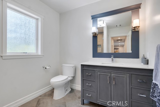 Image 45 of 69 For 15460 La Maida Street