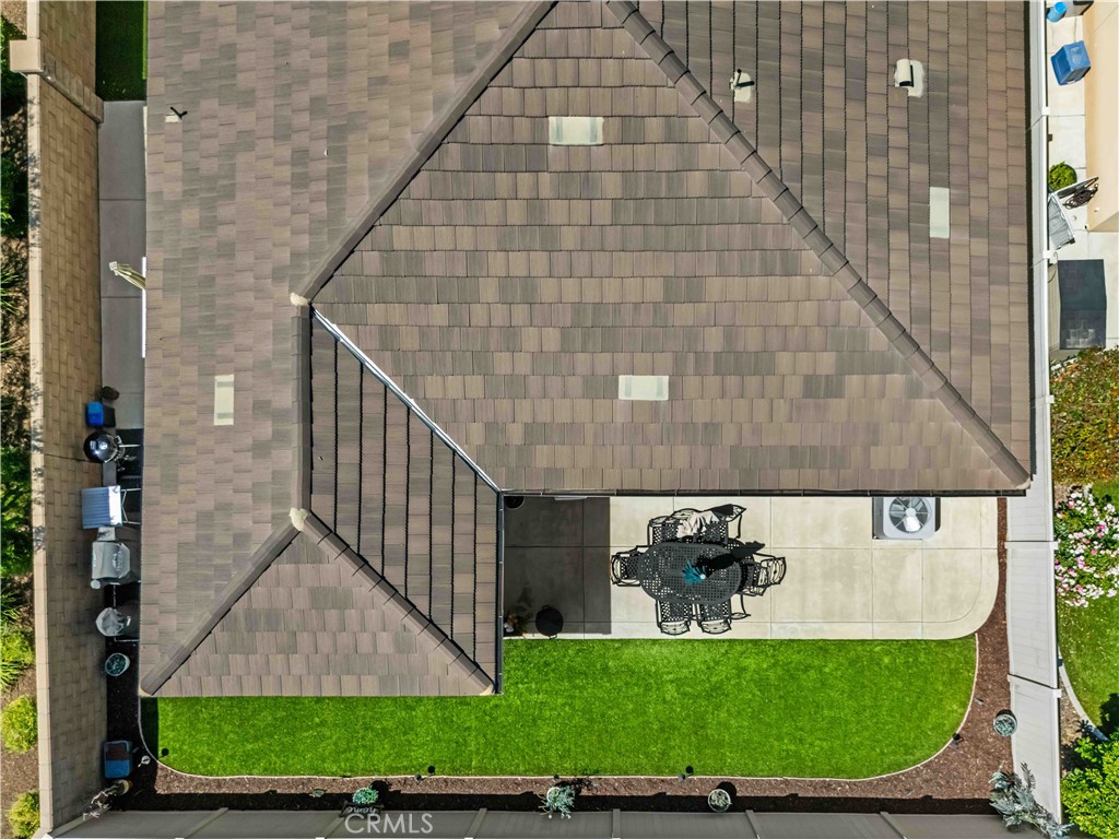 https://media.crmls.org/medias/4c546ccb-e021-4449-aec6-71712fa7b0bc.jpg?preset=X-Large