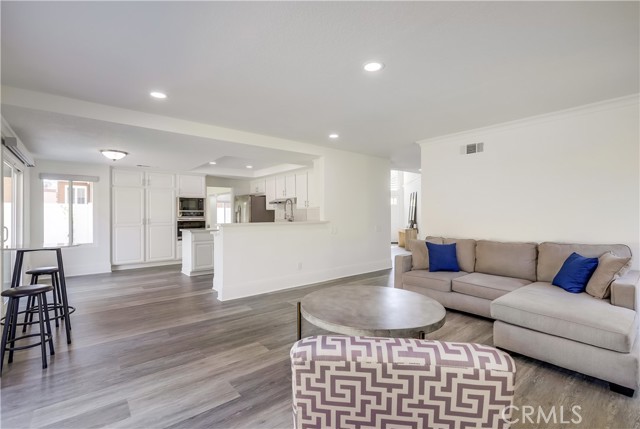 19416 Shadow Oak Drive, Lake Forest CA: https://media.crmls.org/medias/4c548208-c080-4772-96ed-7116c7894022.jpg