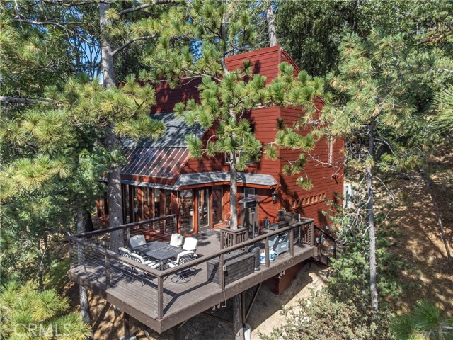 1370 Calgary Drive, Lake Arrowhead CA: https://media.crmls.org/medias/4c54ab85-275e-4517-b124-cb3b455d93ac.jpg