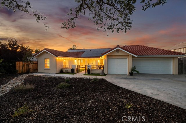 215 Meadowlark Road, Paso Robles CA: https://media.crmls.org/medias/4c54fd23-b01a-43c2-a68c-5370b22a9f43.jpg