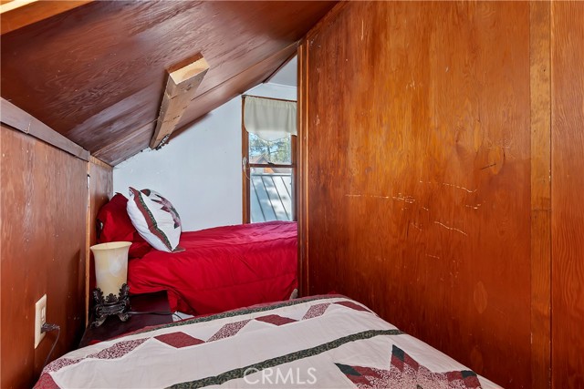 Detail Gallery Image 28 of 56 For 42161 Big Bear Bld, Big Bear Lake,  CA 92315 - 4 Beds | 3 Baths