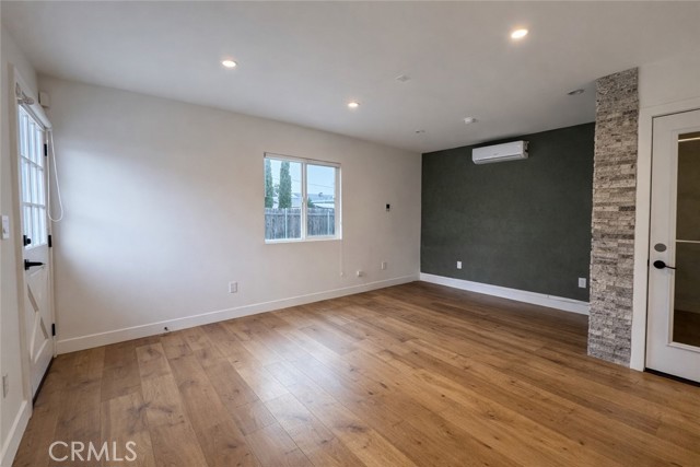 Detail Gallery Image 5 of 13 For 17034 Stagg St, Van Nuys,  CA 91406 - 0 Beds | 1 Baths