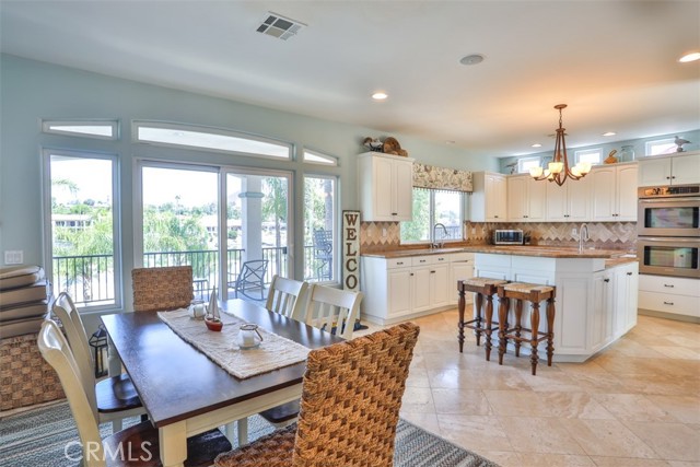 Detail Gallery Image 14 of 70 For 22818 Gray Fox Dr, Canyon Lake,  CA 92587 - 6 Beds | 3/1 Baths