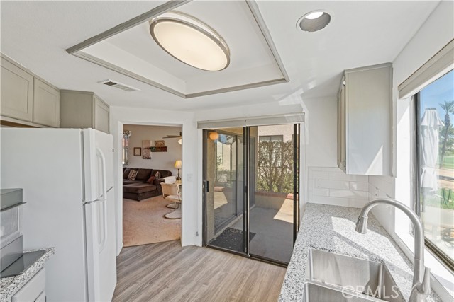41915 Preston Trail, Palm Desert CA: https://media.crmls.org/medias/4c55891e-fb00-472f-8bec-5f6fccf9cb3c.jpg