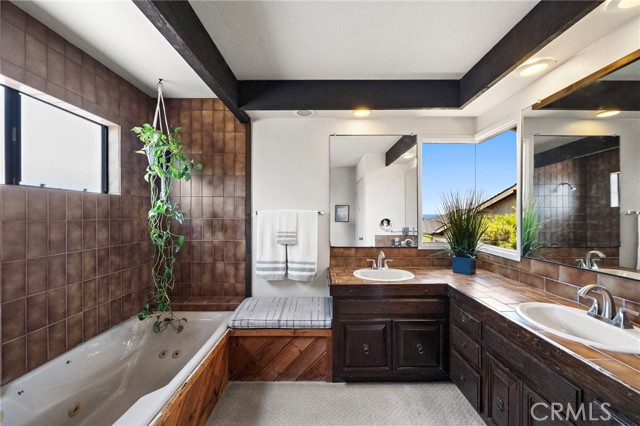 318 Avenida Santa Margarita, San Clemente CA: https://media.crmls.org/medias/4c564172-e301-4354-97a1-cbe83e17a847.jpg