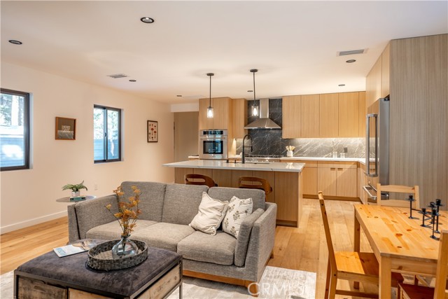 259 Victoria Lane, Sugarloaf CA: https://media.crmls.org/medias/4c56897c-d20c-4532-b483-c7d6cb9ac6ad.jpg