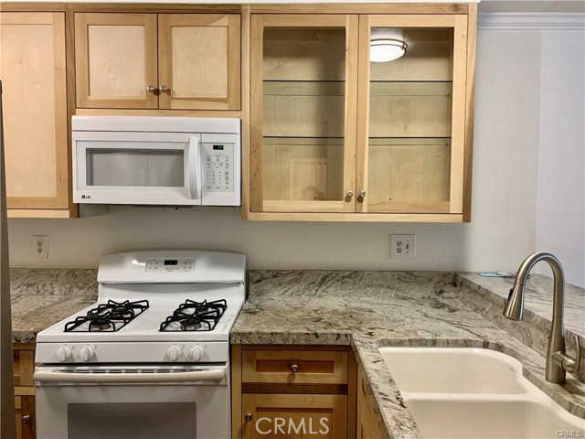 486 Orange Blossom, Irvine CA: https://media.crmls.org/medias/4c56de2c-3953-4206-ba68-17dab29247e7.jpg
