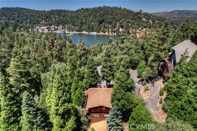 Detail Gallery Image 2 of 44 For 744 Bergschrund Dr, Crestline,  CA 92325 - 3 Beds | 2/1 Baths