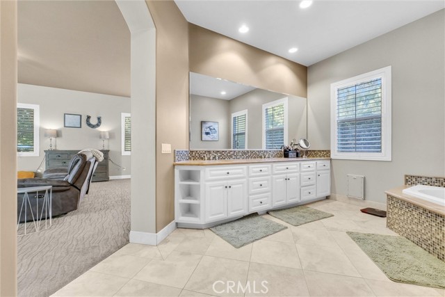Image 36 of 75 For 2480 Oak Avenue