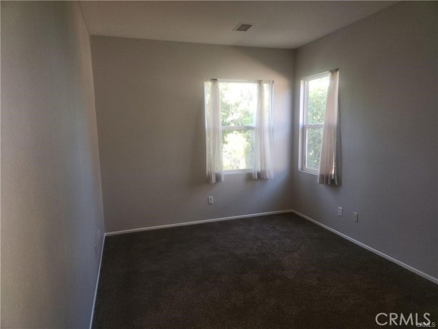 Detail Gallery Image 21 of 30 For 5503 Martingale Way, Fontana,  CA 92336 - 4 Beds | 3/1 Baths