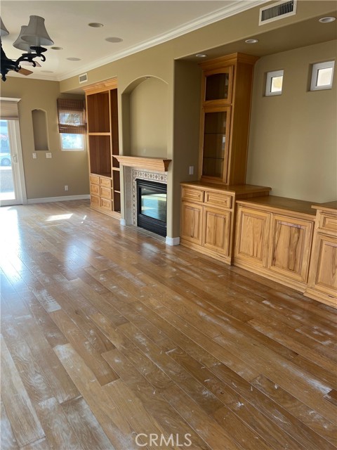 Detail Gallery Image 3 of 47 For 121 21st, Huntington Beach,  CA 92648 - 3 Beds | 4/1 Baths