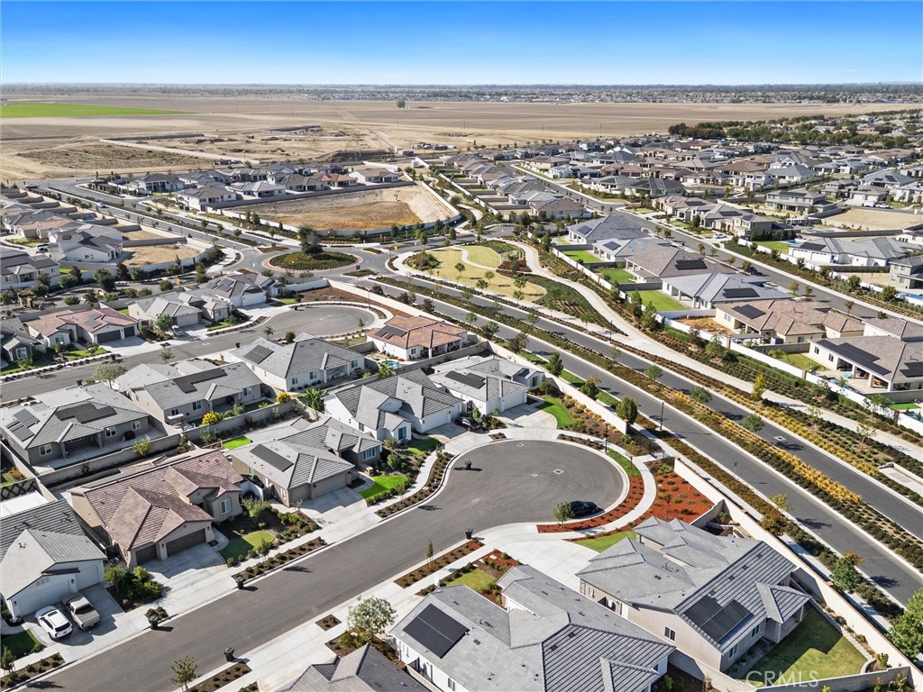 https://media.crmls.org/medias/4c58c655-ef15-437f-b367-0abde11a77d0.jpg?preset=X-Large
