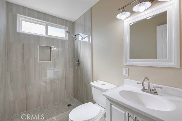 Image 26 of 27 For 6485 Clovis  