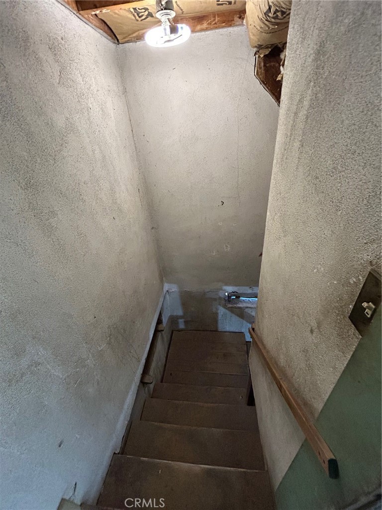 https://media.crmls.org/medias/4c59cfae-97d2-4e66-955b-98d616bc0ab6.jpg?preset=X-Large