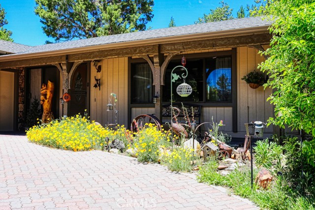 Detail Gallery Image 4 of 61 For 1091 Blue Mountain Rd, Big Bear City,  CA 92314 - 3 Beds | 2 Baths