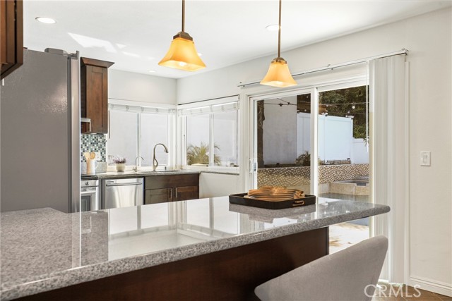 Detail Gallery Image 12 of 42 For 27517 Diane Marie Cir, Saugus,  CA 91350 - 3 Beds | 2 Baths