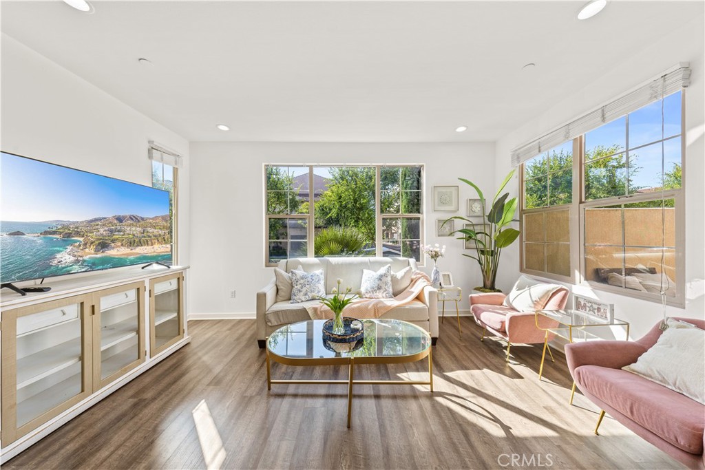 56 Bay Layrel