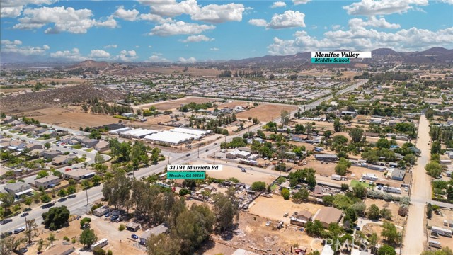 Detail Gallery Image 14 of 60 For 31191 Murrieta Rd, Menifee,  CA 92584 - 3 Beds | 2 Baths