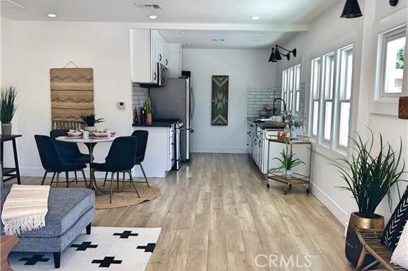 341 W Whiting Avenue, Fullerton CA: https://media.crmls.org/medias/4c5b5177-28af-4f12-8811-8ad29fd52682.jpg