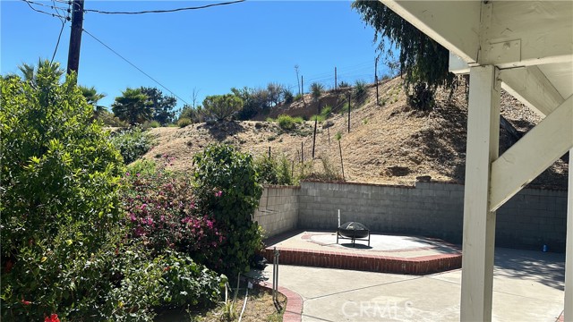 Detail Gallery Image 5 of 13 For 1125 Churchs Ct, Burbank,  CA 91501 - 3 Beds | 3 Baths