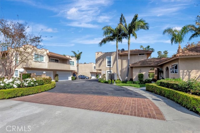 Detail Gallery Image 2 of 27 For 313 Alta Ln, Costa Mesa,  CA 92627 - 2 Beds | 2 Baths