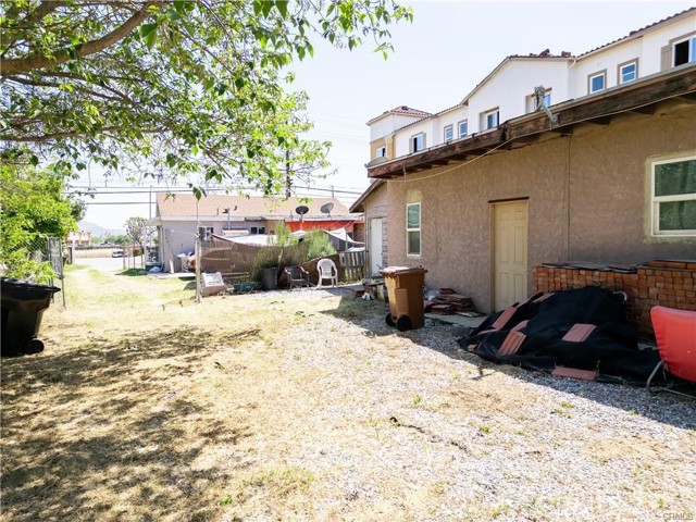 Detail Gallery Image 12 of 21 For 16246 Arrow Bld, Fontana,  CA 92335 - 1 Beds | 1 Baths