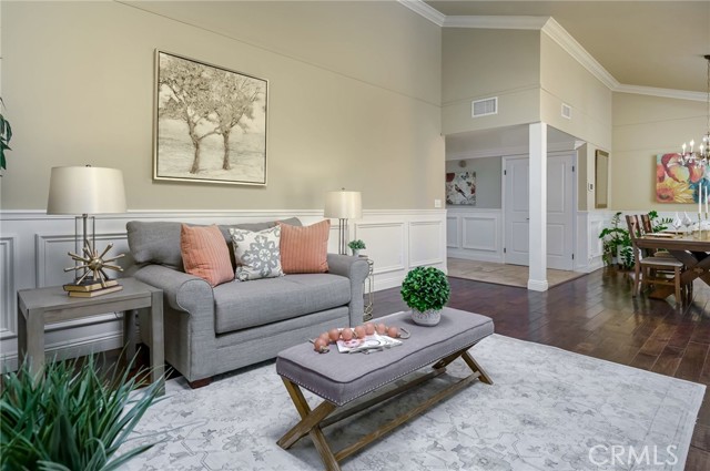 Detail Gallery Image 9 of 47 For 6587 E via Arboles, Anaheim Hills,  CA 92807 - 4 Beds | 2/1 Baths