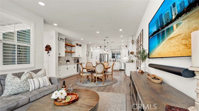 Detail Gallery Image 5 of 43 For 1006 Overton Ct, Tustin,  CA 92780 - 3 Beds | 2/1 Baths
