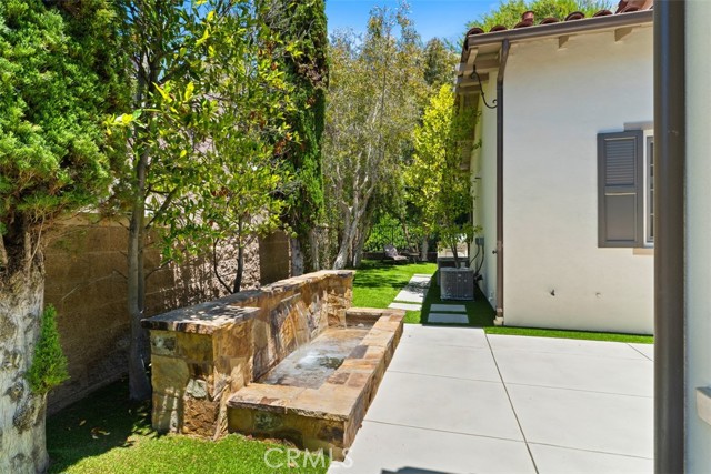 34 Tall Hedge, Irvine CA: https://media.crmls.org/medias/4c5e10f1-bcc9-42c2-b8d8-67a68feebedd.jpg