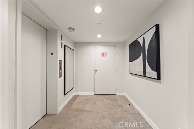 Detail Gallery Image 6 of 40 For 4720 Park Encino Ln #220,  Encino,  CA 91436 - 2 Beds | 2/1 Baths