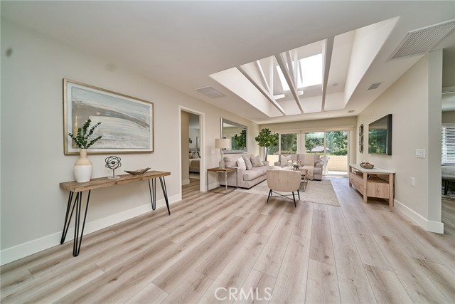 Detail Gallery Image 3 of 26 For 3287 San Amadeo #B,  Laguna Woods,  CA 92637 - 2 Beds | 2 Baths