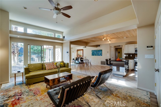 Detail Gallery Image 17 of 69 For 576 E Desert Holly Cir, Palm Springs,  CA 92262 - 3 Beds | 2 Baths