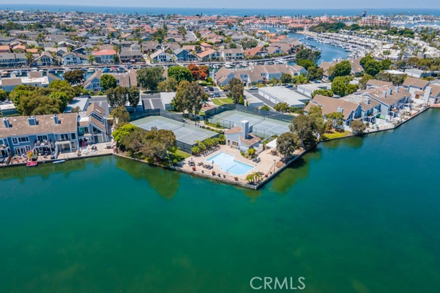 3682 Montego Drive, Huntington Beach CA: https://media.crmls.org/medias/4c610359-892e-4e35-9f79-25cf61dd0f90.jpg