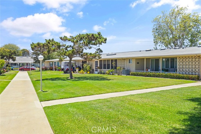 13430 St Andrews Drive, Seal Beach CA: https://media.crmls.org/medias/4c61d12e-4379-4dc0-8fba-b6b6db384d7a.jpg