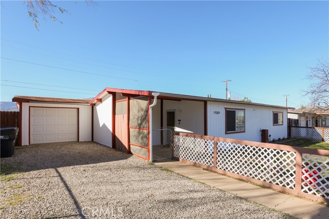 Detail Gallery Image 4 of 39 For 49513 Michael, Tehachapi,  CA 93561 - 2 Beds | 1 Baths